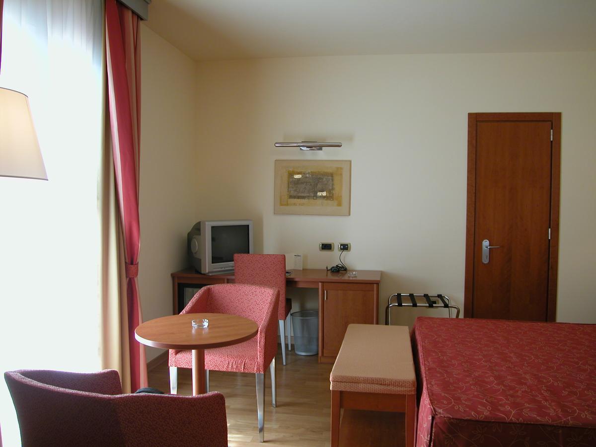West Florence Campi Bisenzio Exterior foto